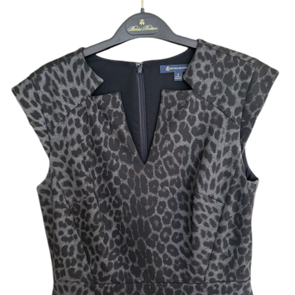 Brooks Brothers Animal Print Sheath Dress - Size 6 - Picture 5 of 6